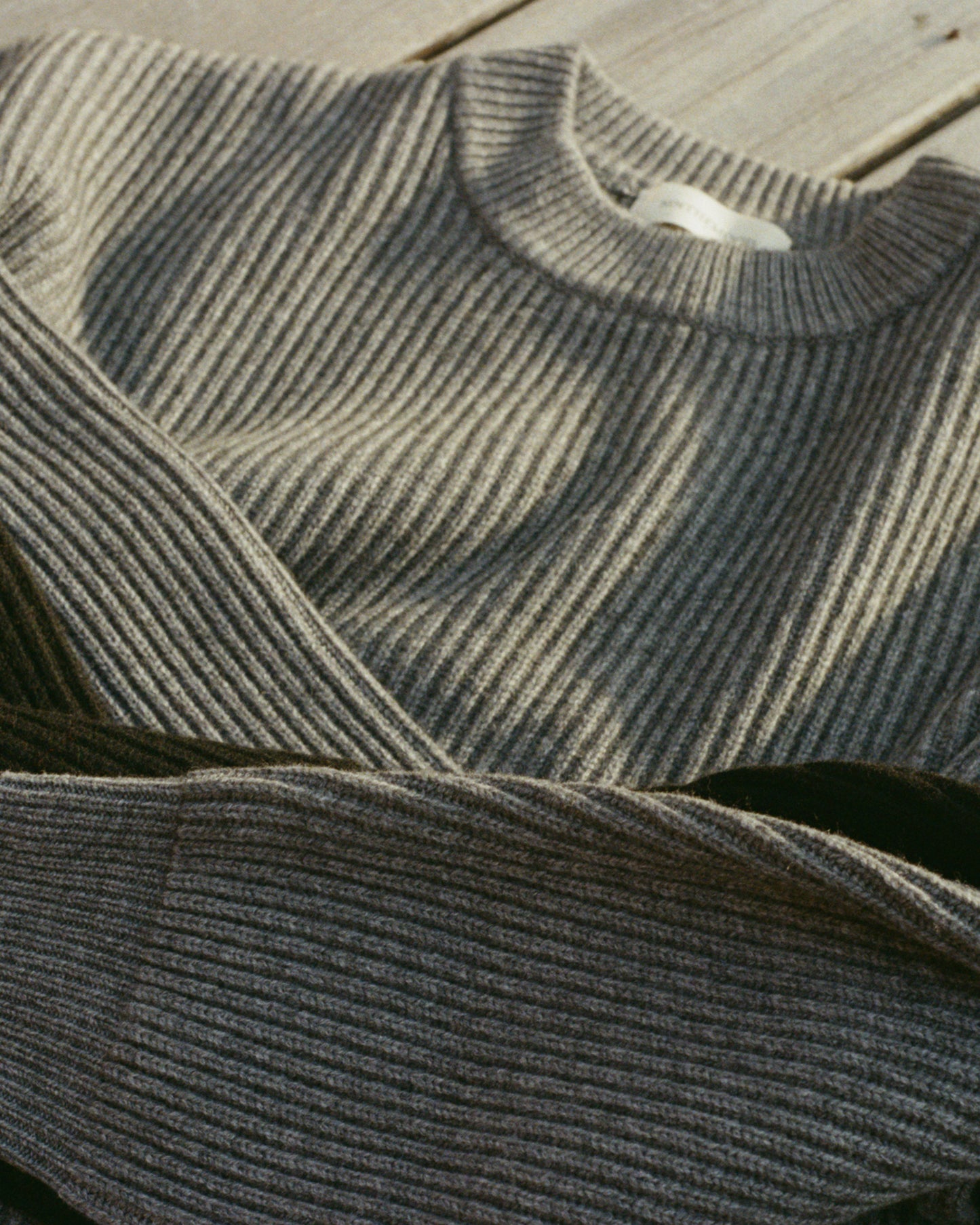 黑色毛衣 Cashmere Blend Sweater